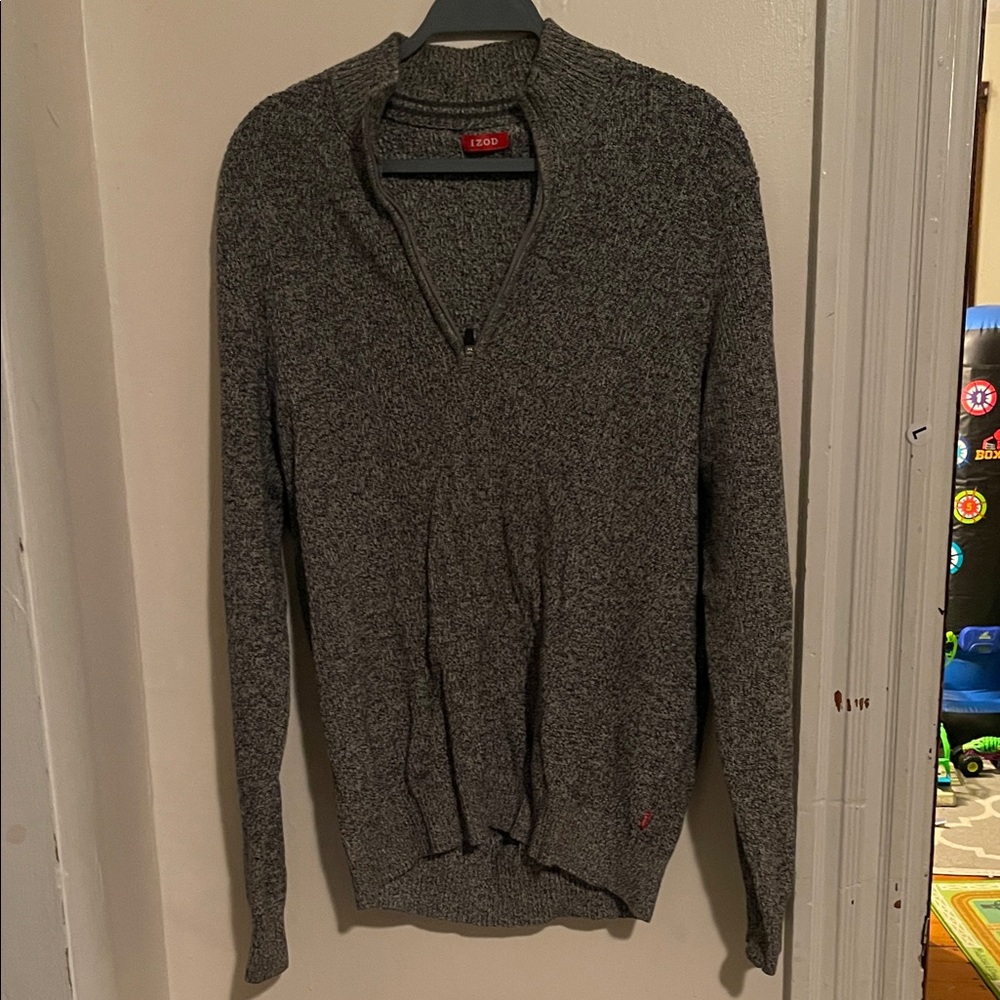 Izod Men's Heather Gray Quarter-Zip Sweater